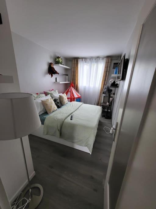 Appartement Confort Avec Balcon - Champigny Buitenkant foto